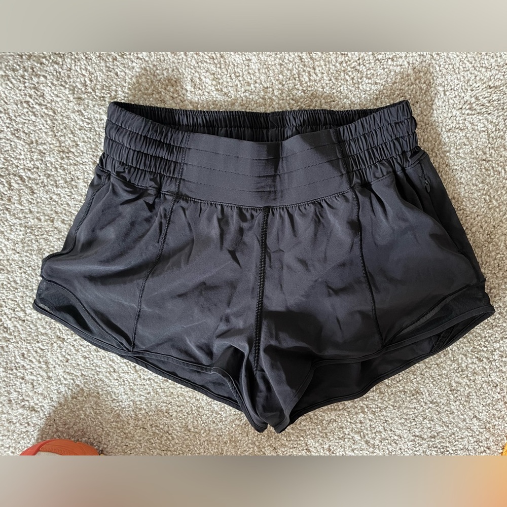 Lululemon Hottie hot shorts size 4 Reg